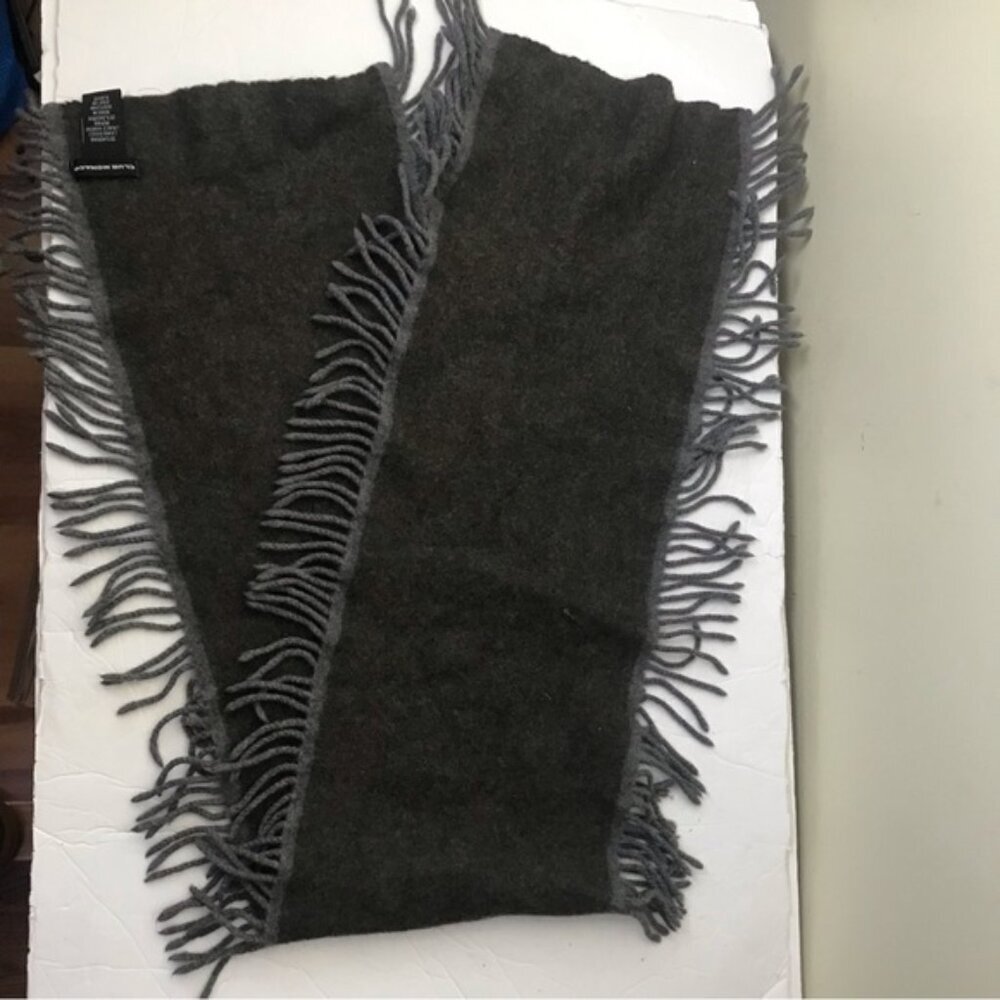 Club Monaco Lambswool Soft Fringe Trim Scarf Wrap Wool Angora Unisex Cozy Warm